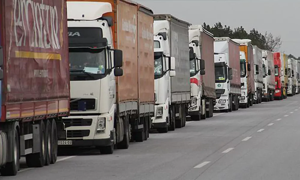 ناقلون يحذرون الجمارك من تداعيات "رسم السير" على علاقات المغرب التجارية والجبائية بدول أفريقية