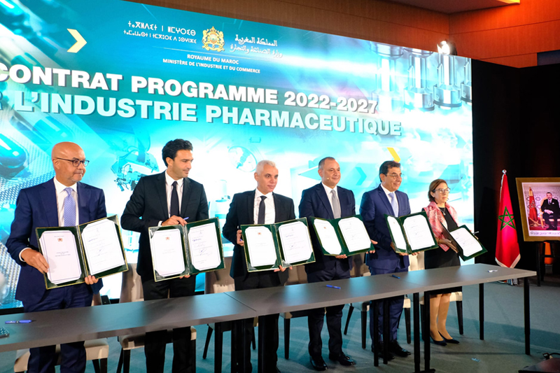 التوقيع على عقد برنامج بالقطاع الدوائي سيحدث 16 ألف منصب شغل