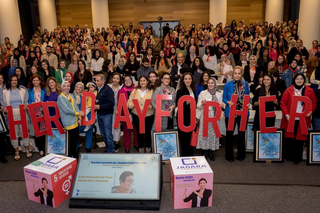 الوالي حميدوش يشرف على "ماستر كلاس" في القيادة النسائية بالبيضاء