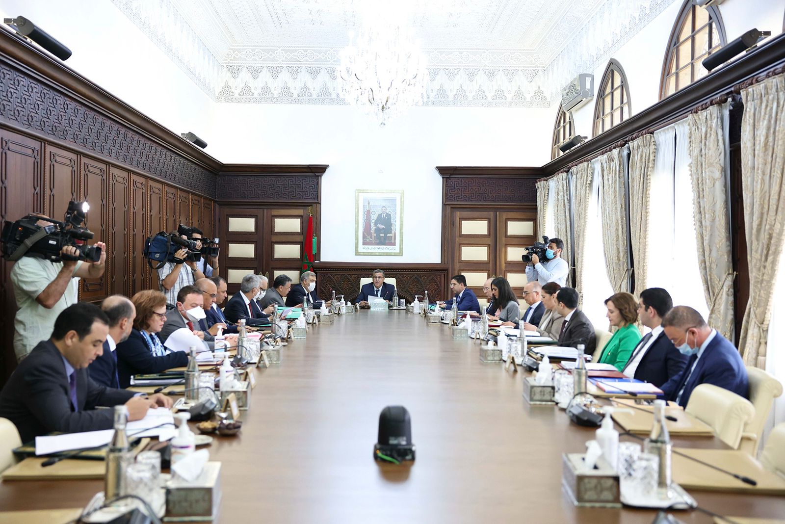 الحكومة تصادق على مرسوم شروط المشاركة في مباراة الملحقين القضائيين