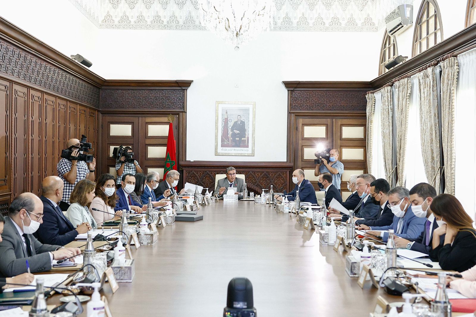 لجنة الاستثمارات تصادق على 8 مشاريع بقيمة 570 مليارا