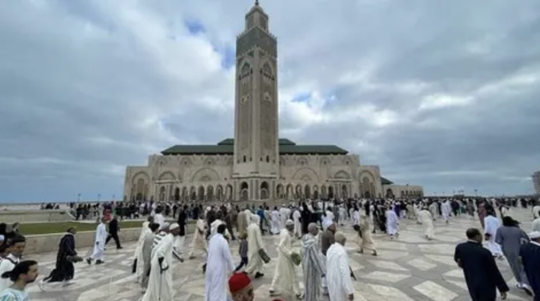 رسميا.. عيد الفطر بعد غد السبت