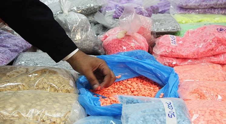 بني أنصار- الناظور.. الأمن والجمارك يحبطان محاولة لتهريب 8020 قرص طبي مخدر