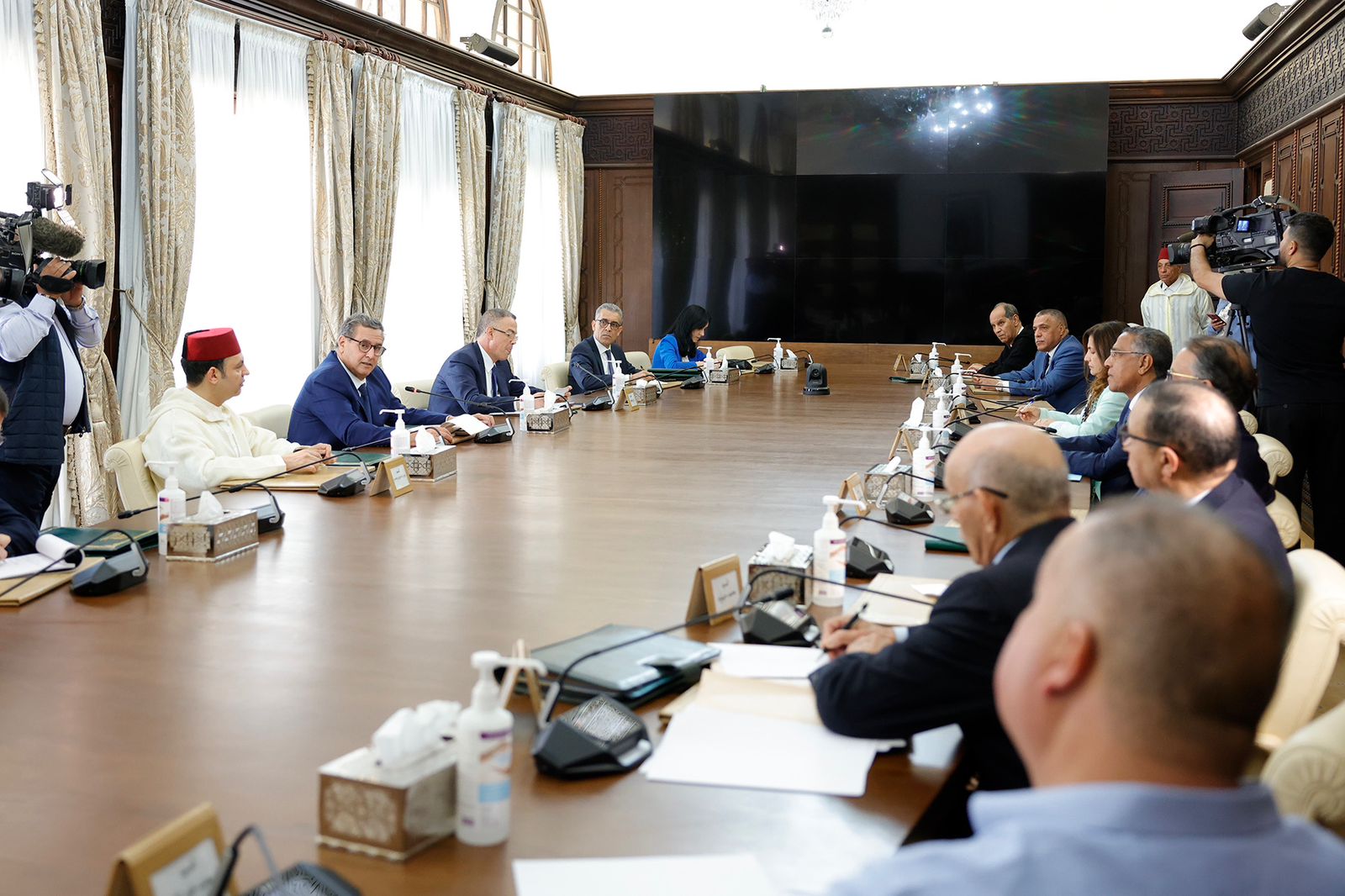 أخنوش يدشن جولة جديدة من الحوار الاجتماعي