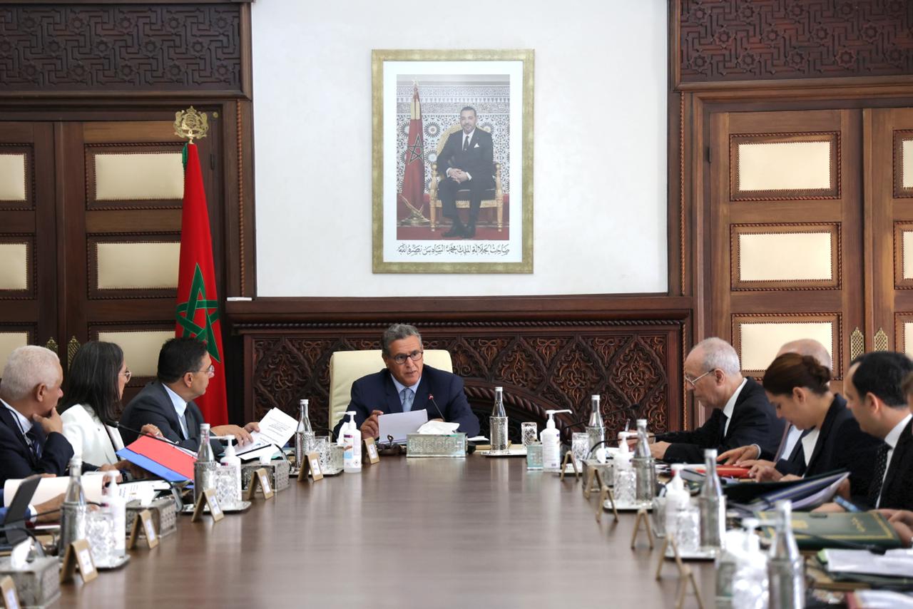 الحكومة تصادق على مشروع قانون "أمو" غير الأجراء