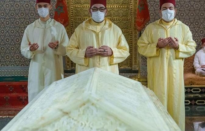 الملك يترحم على روح محمد الخامس