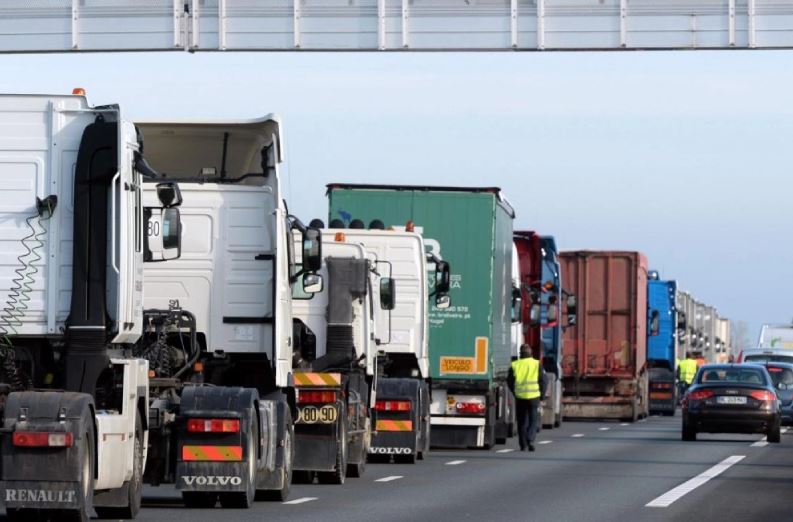 غلاء المحروقات.. الحكومة تستأنف دعم مهنيي النقل