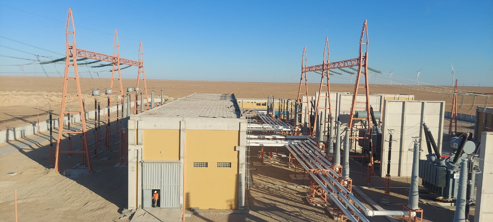 مكتب الكهرباء والماء يشغل المركز التحويلي "بوجدور 2"