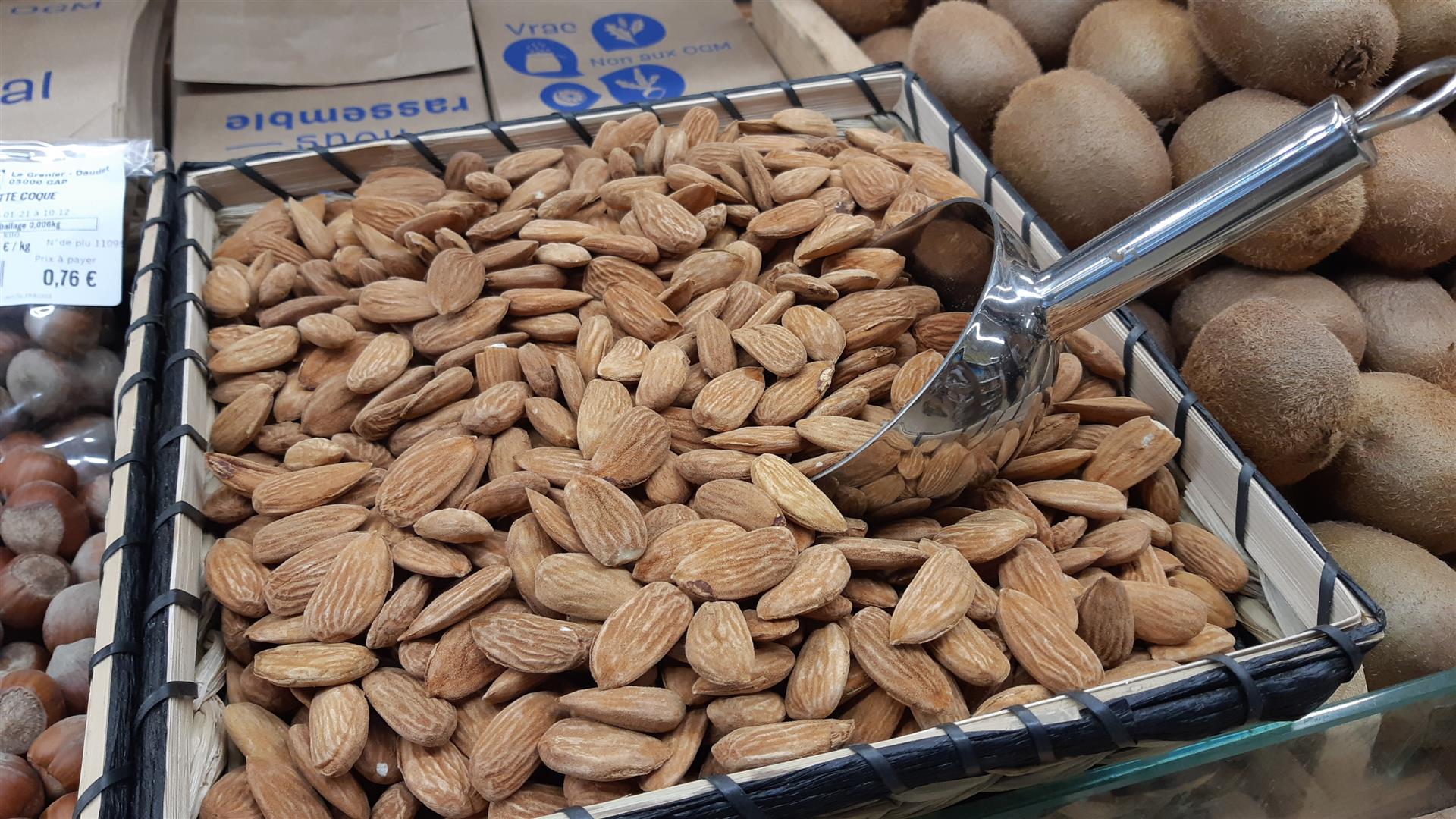 لوز أمريكي "فاسد" يستنفر "أونسا"