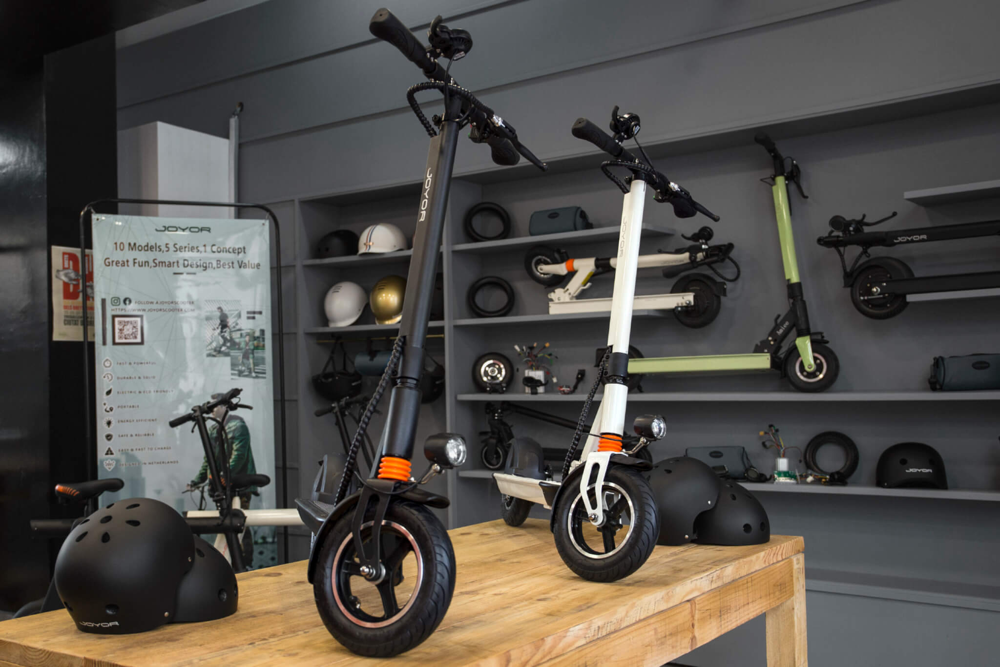 غلاء المحروقات يرفع مبيعات "السكوتر" الكهربائية وجدل حول قانونيتها