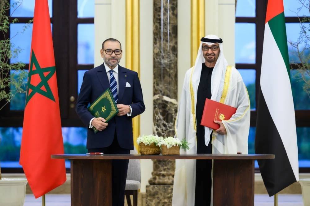 الملك ورئيس دولة الإمارات يوقعان بأبوظبي إعلان "نحو شراكة مبتكرة ومتجددة وراسخة بين المملكة المغربية ودولة الإمارات العربية المتحدة"