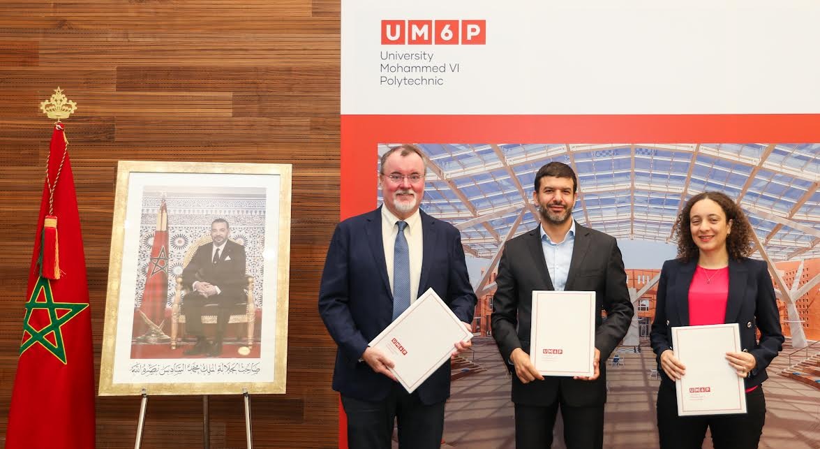 اتفاق بين مجمع الفوسفاط وجامعة محمد السادس "بولتكنيك" ومقاولة ناشئة أمريكية لتطوير نظام مراقبة مخزون الكربون في التربة الأفريقية