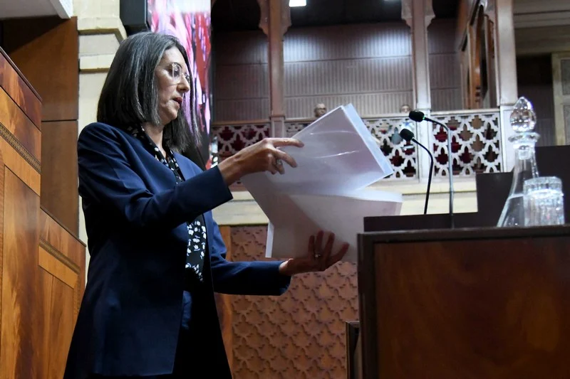 الحكومة تراهن على زيادة مداخيلها العادية بـ5000 مليار