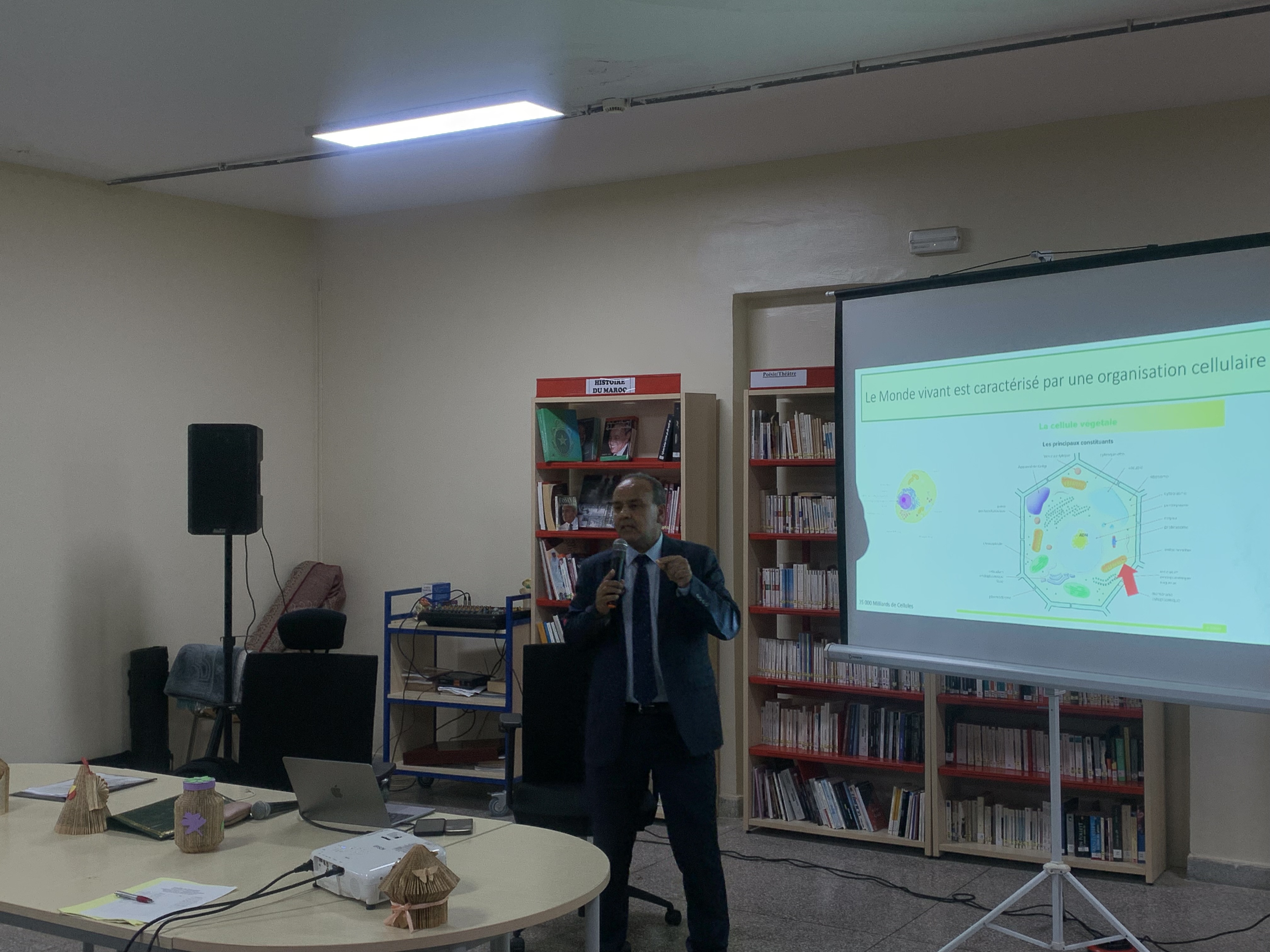 العالم الحي تحت مجهر العلم.. ندوة تعيد طرح سؤال الإنسان والطبيعة