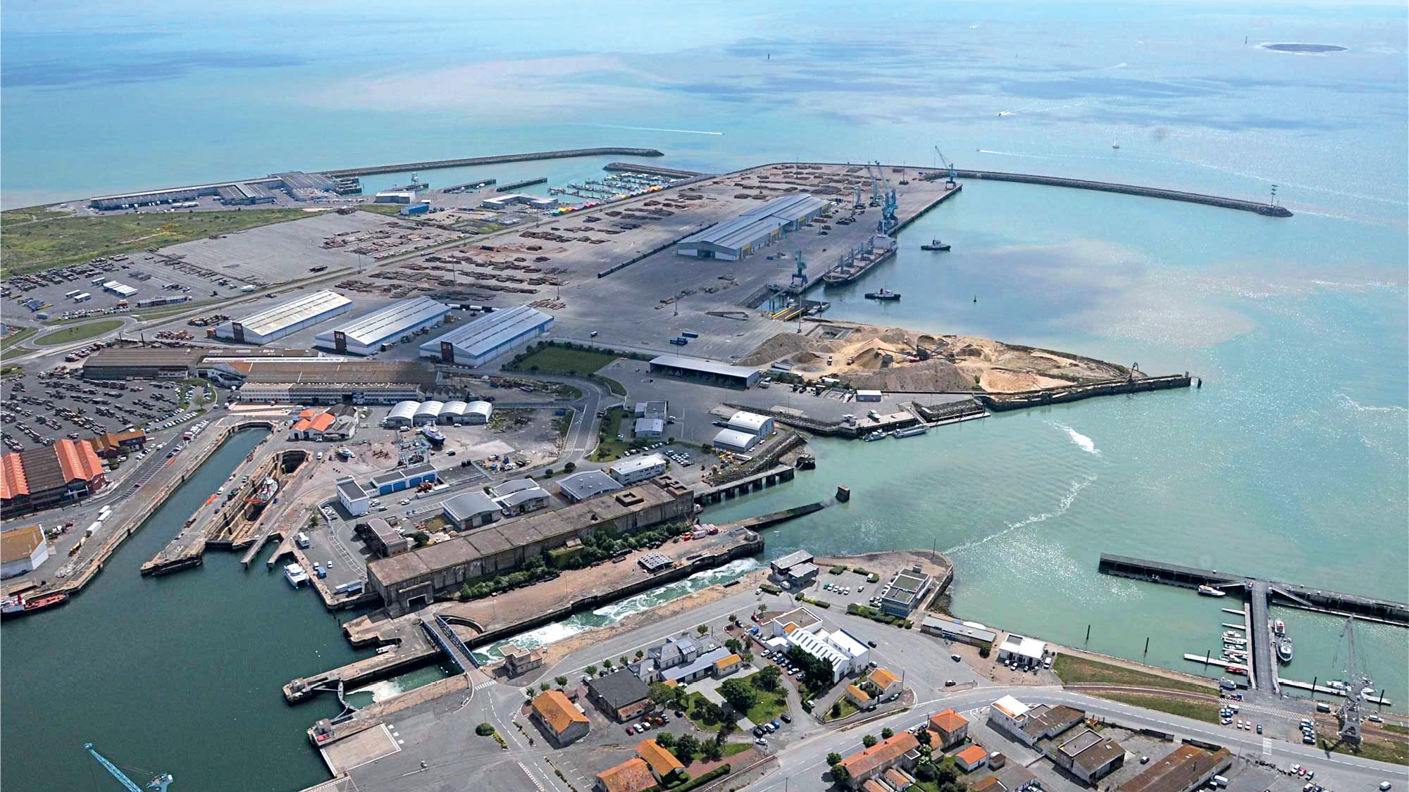 2.87 ملايين حاوية راجت في ميناء الناظور