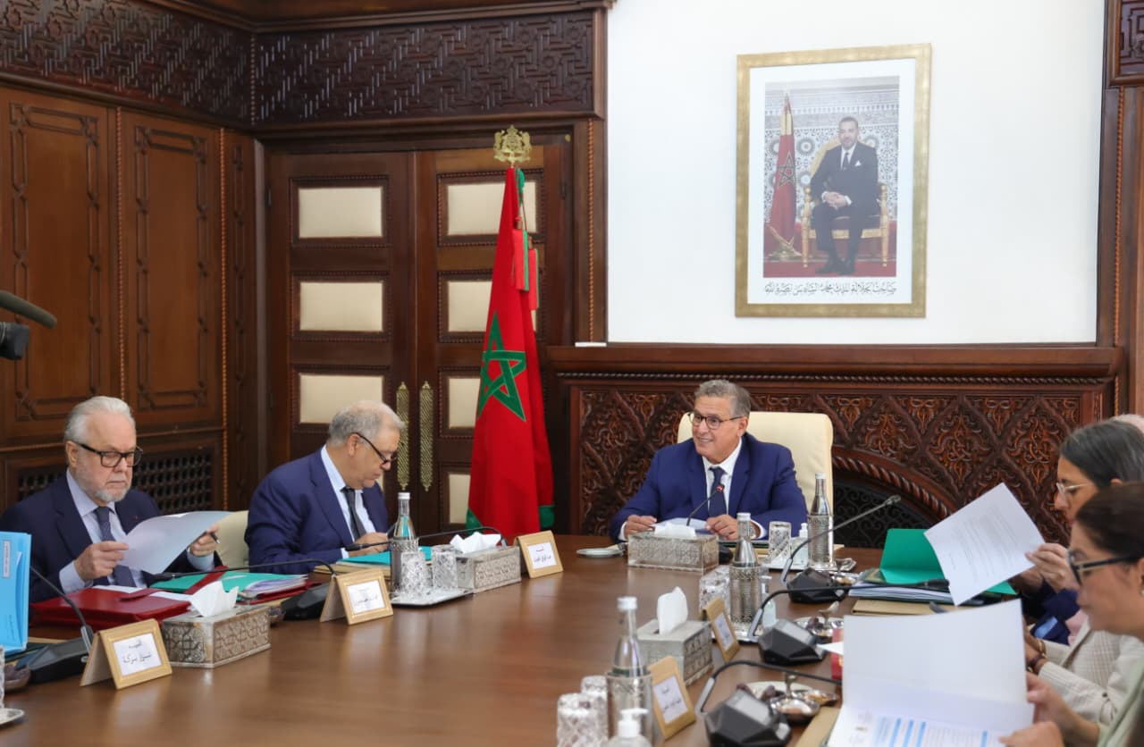 مجلس الحكومة يصادق على مراسيم تخص البيئة وحقوق الإنسان وحماية النباتات