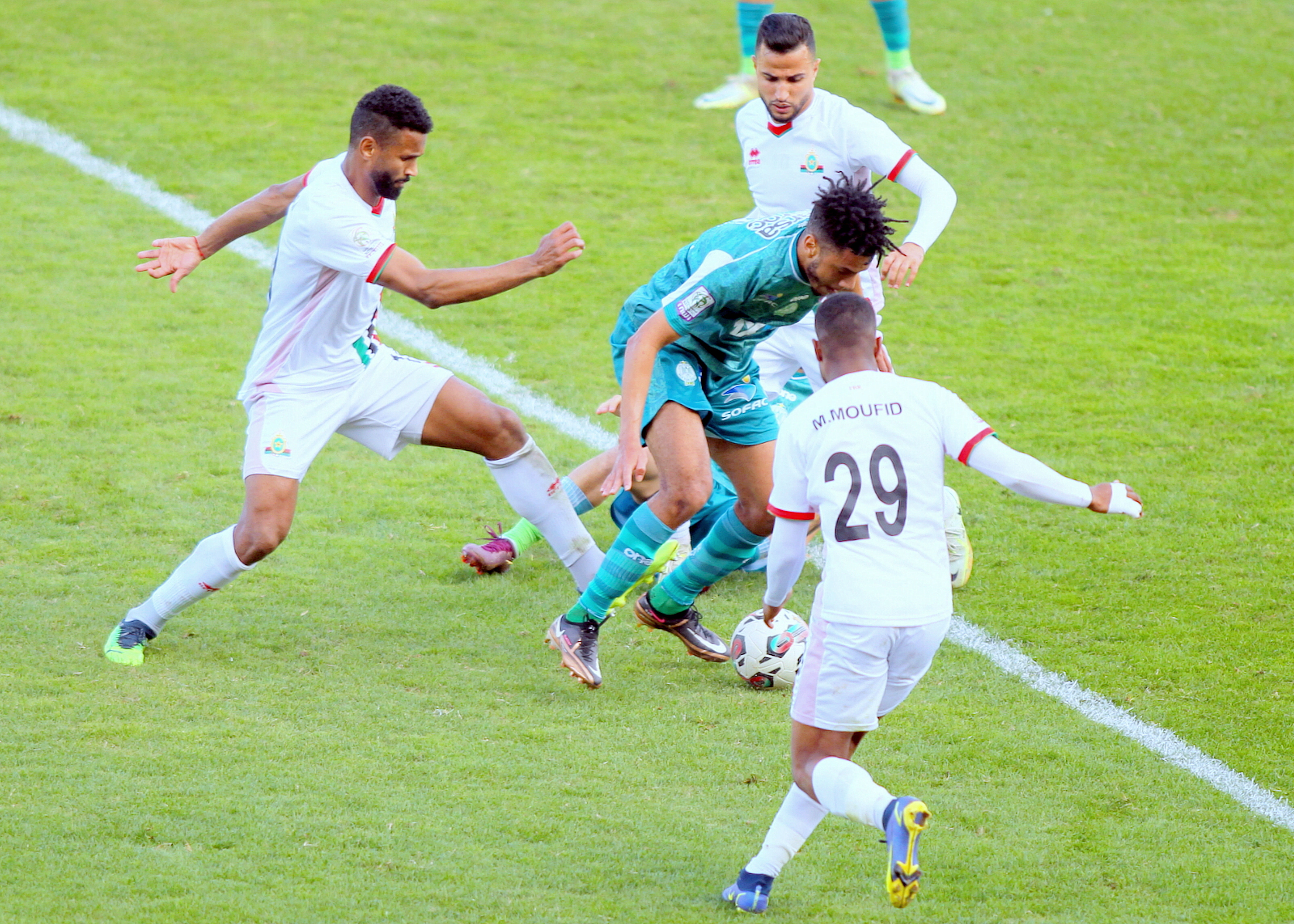 الجيش يواجه الرجاء ساعيا لاستعادة لقب غاب عنه 15 سنة