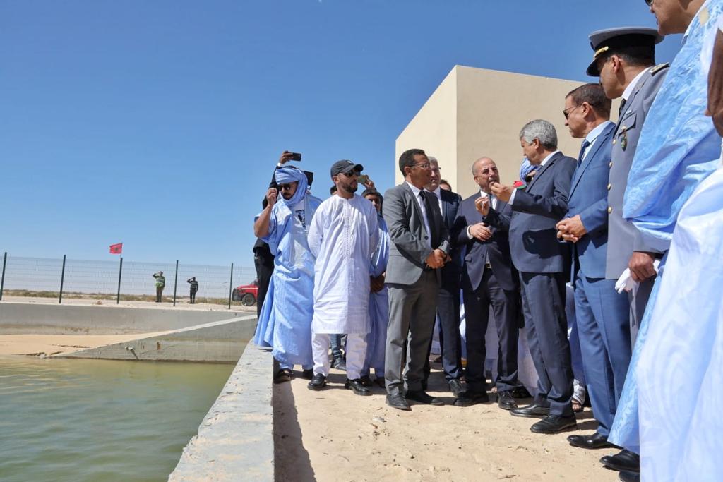 صديقي يتفقد بالداخلة مشروعا لتحلية المياه سيروي 5000 هكتار