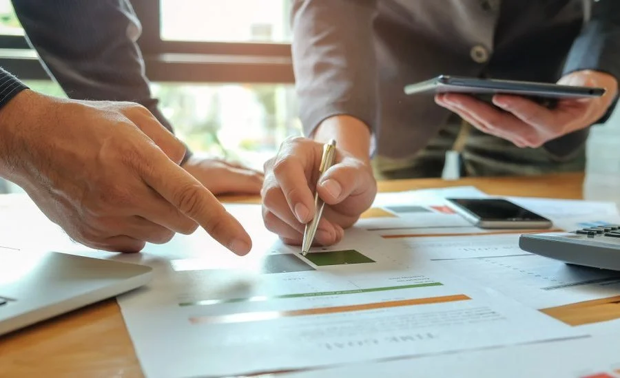 تراجع الثقة وتآكل الجاذبية.. كيف يثقل الفساد كاهل النمو والاستثمار بالمغرب؟