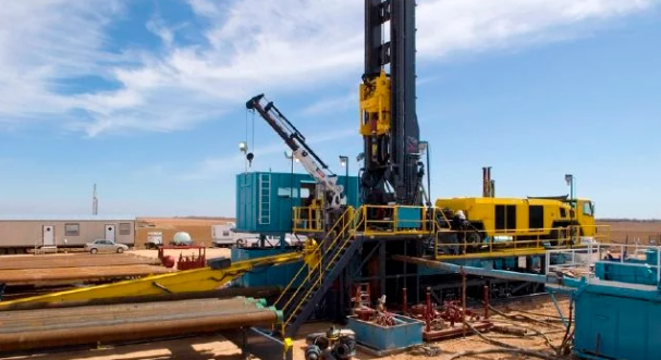 كرسيف.. "بريداتور أويل أند غاز هولدينغ" تنطلق في أشغال حفر البئر "MOU-3"