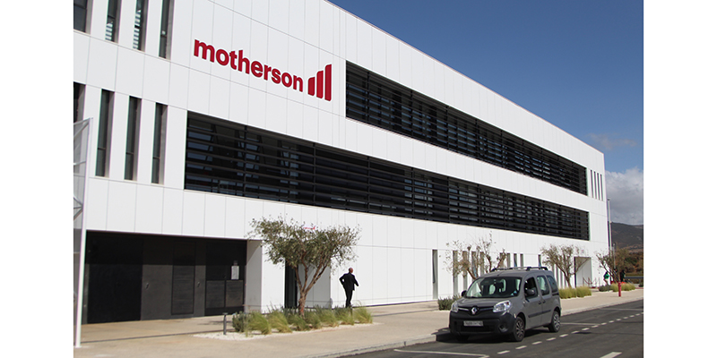 "ماذرسان" العالمية تفتتح مصنعا سيزود "رونو طنجة" بأجزاء االسيارات