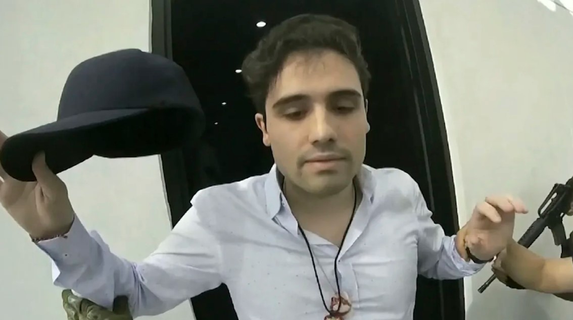 المكسيك تسلم نجل "إلـ تشابو" إلى الولايات المتحدة