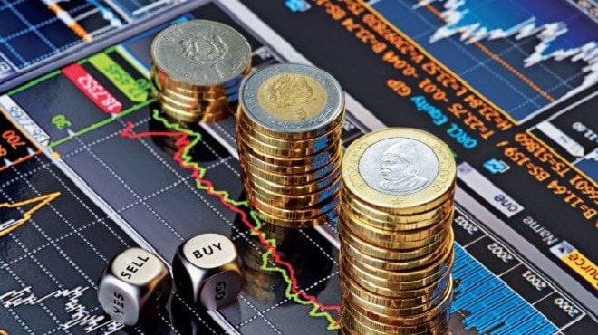 سعر صرف الدرهم يتحسن مقابل الدولار ويتراجع أمام الأورو