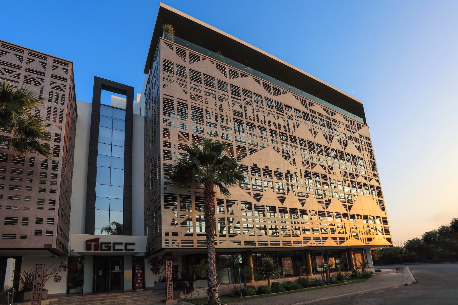 "الأشغال العامة للبناء بالدار البيضاء" تفتتح فرعا لها بليبيا