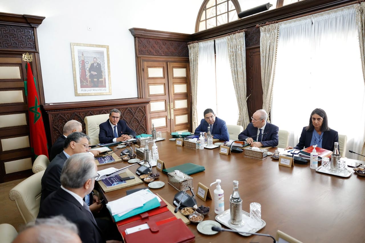 أخنوش ووزراؤه يتبرعون بأجرة شهر لفائدة ضحايا الزلزال