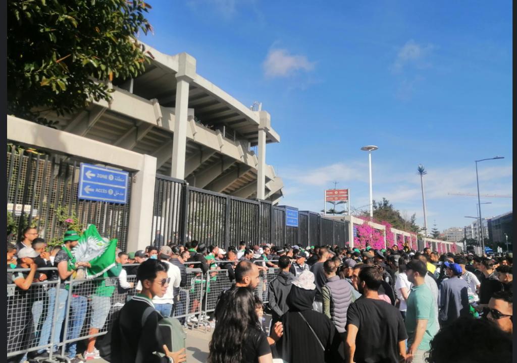 "البام" يسائل لفتيت حول ظروف وفاة مشجعة رجاوية بمحيط ملعب محمد الخامس