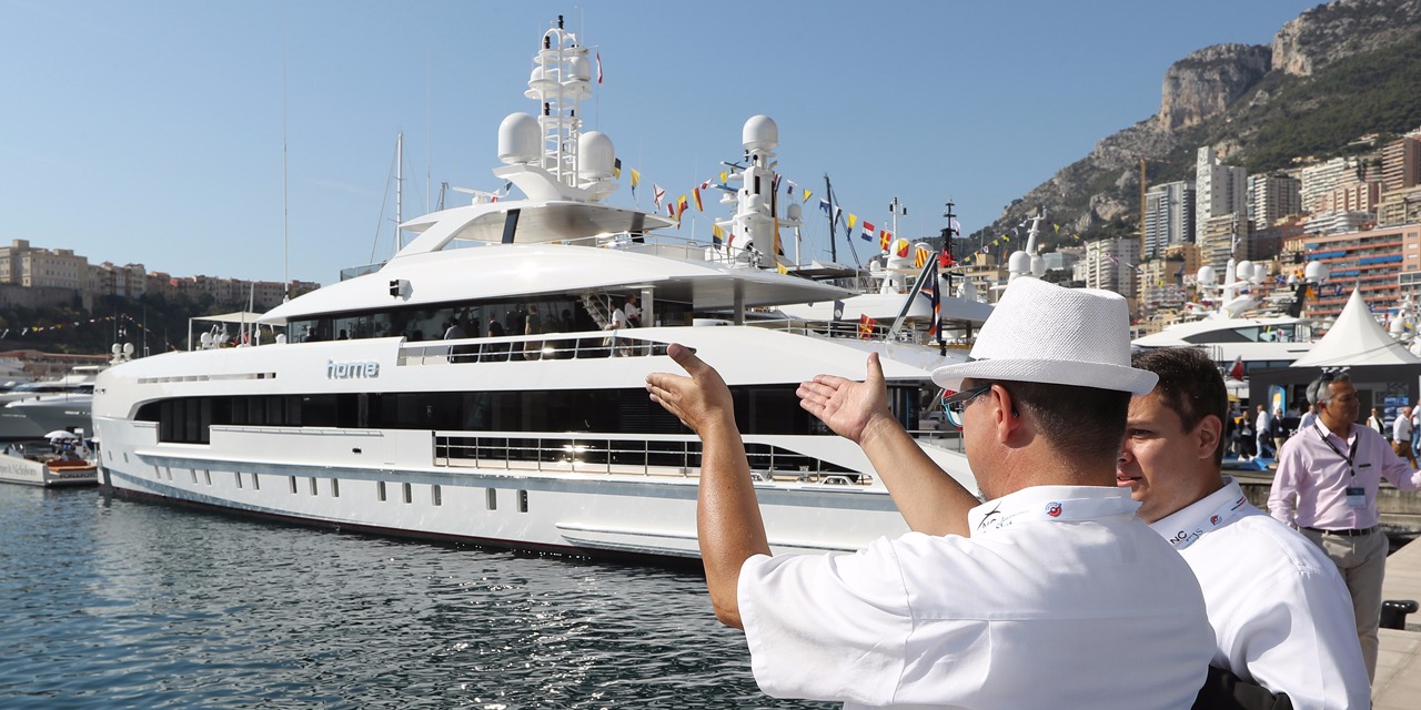 "علامات الثراء" تفضح متهربين من الضرائب