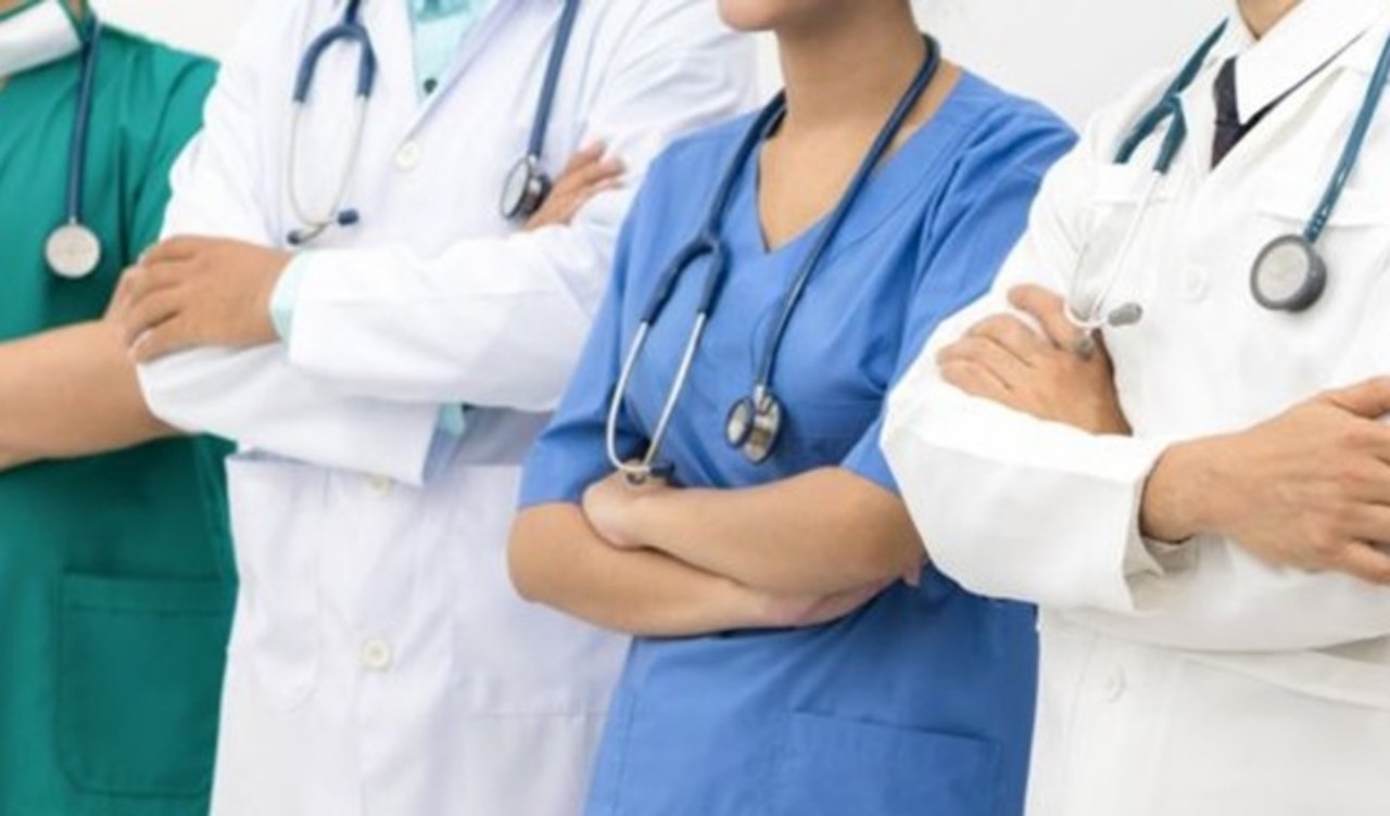 أطباء القطاع الخاص يتبرؤون من رسالة باسمهم ناشدت الملك التدخل لمراجعة قانون مالية 2023