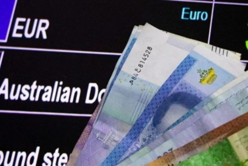 الطلب يرفع سعر صرف الأورو والدولار مقابل الدرهم