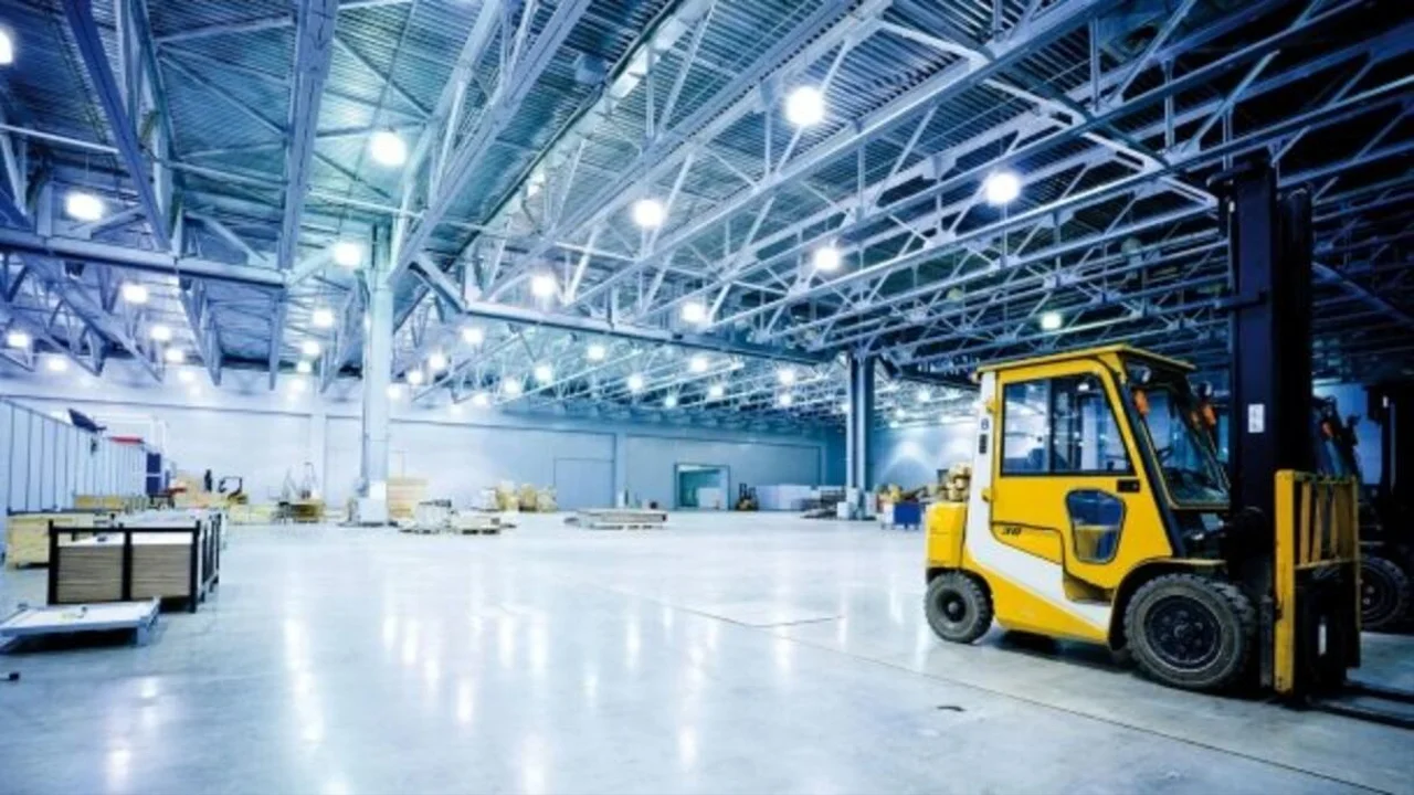 ركود الإنتاج الصناعي في يناير وتراجع المبيعات مع استقرار الطاقات عند 77%