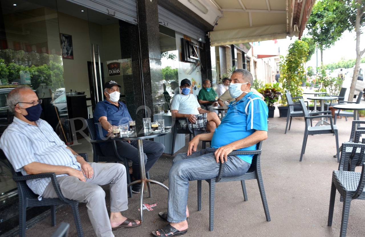 مجلس الرباط يفرض جبايات على مقاهي ومطاعم العاصمة بسبب استغلال الملك العمومي