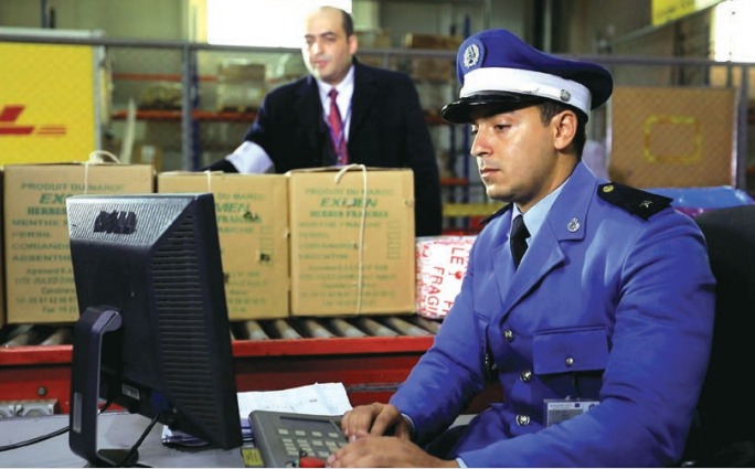 التلاعب في الفواتير الجمركية.. 490 إشعارا من نظام "بدر"