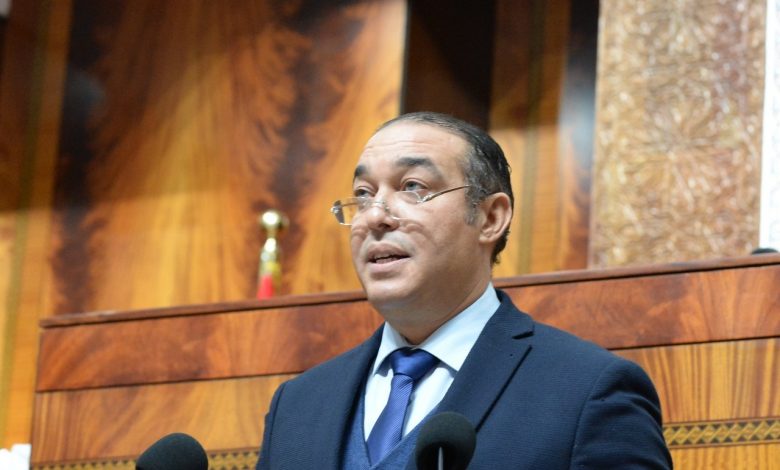 أوزين يواجه بنعلي بصفقة تواصل مشبوهة في البرلمان