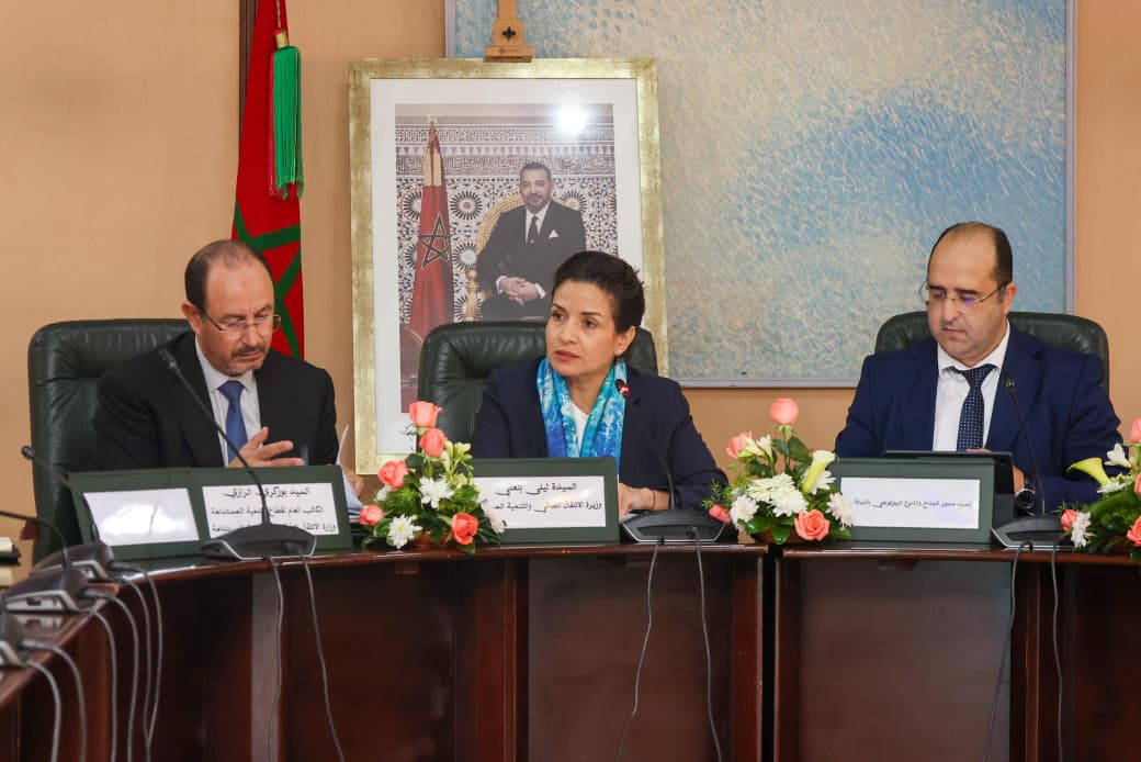 بنعلي تسلط الضوء على الدور الاستراتيجي للساحل في دعم الاقتصاد الوطني