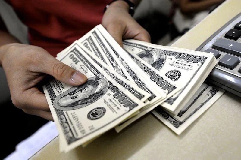 الدرهم يواصل مقاومة ضغط ارتفاع الاسعار في مواجهة الدولار والأورو