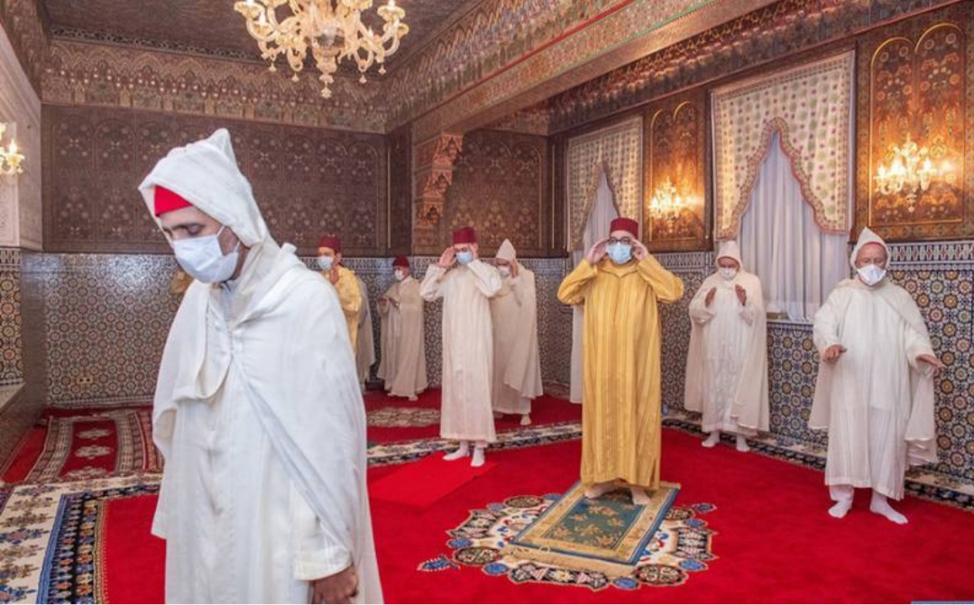 الملك محمد السادس يؤدي صلاة عيد الفطر المبارك