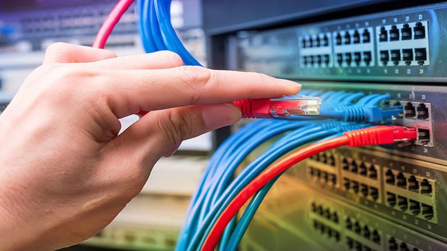 انقطاع الكهرباء في إسبانيا والبرتغال يؤثر على خدمات الإنترنت في المغرب