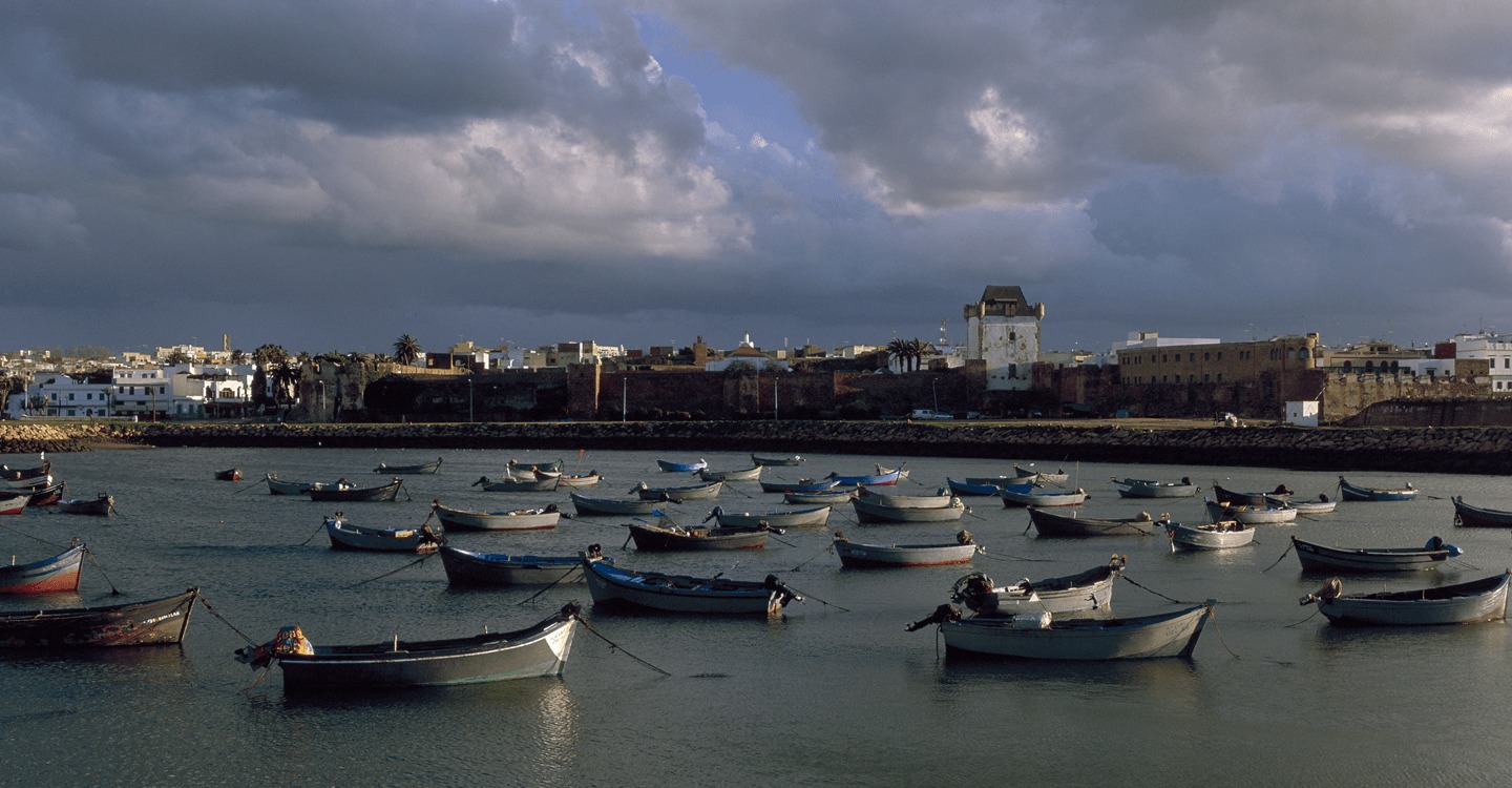 توحل بميناء أصيلة يجر صديقي إلى البرلمان