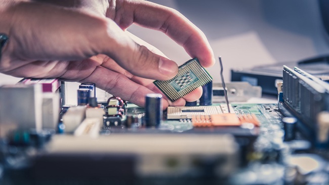 المغرب يقتحم الصناعات المتقدمة بمصنع رقائق إلكترونية