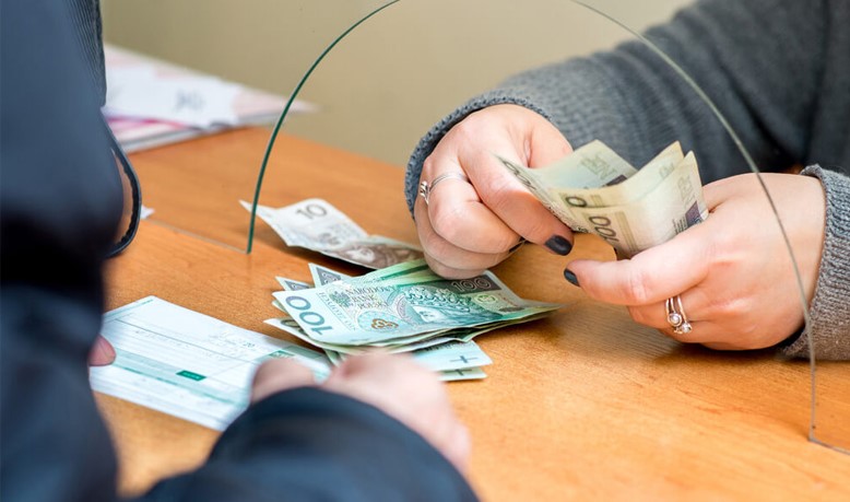 مغاربة العالم حولوا 9950 مليار إلى وطنهم