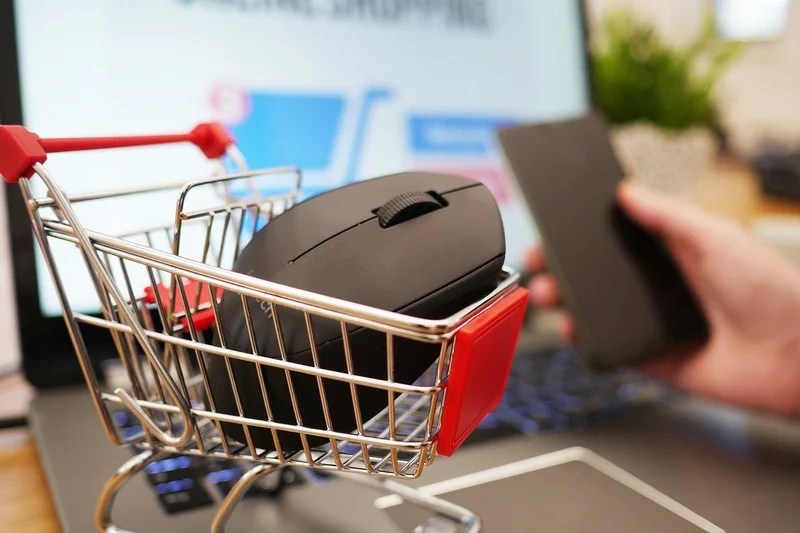 لماذا أصبحت مراقبة التعاملات التجارية الإلكترونية ضرورية ؟