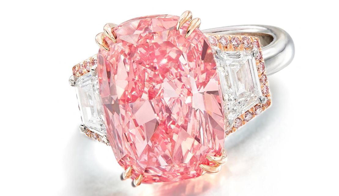 هذا الثمن الخيالي لـ"الماسة الوردية" المباعة في مزاد علني بهونغ كونغ