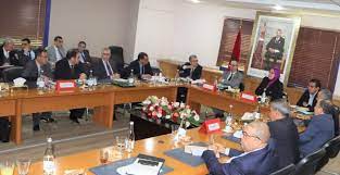 جلسة عمل لبحث تمويلات مشاريع الطرق والماء بجهة سوس