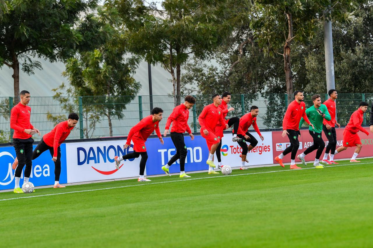 الأسود يباشرون استعداداتهم لمواجهة السنيغال