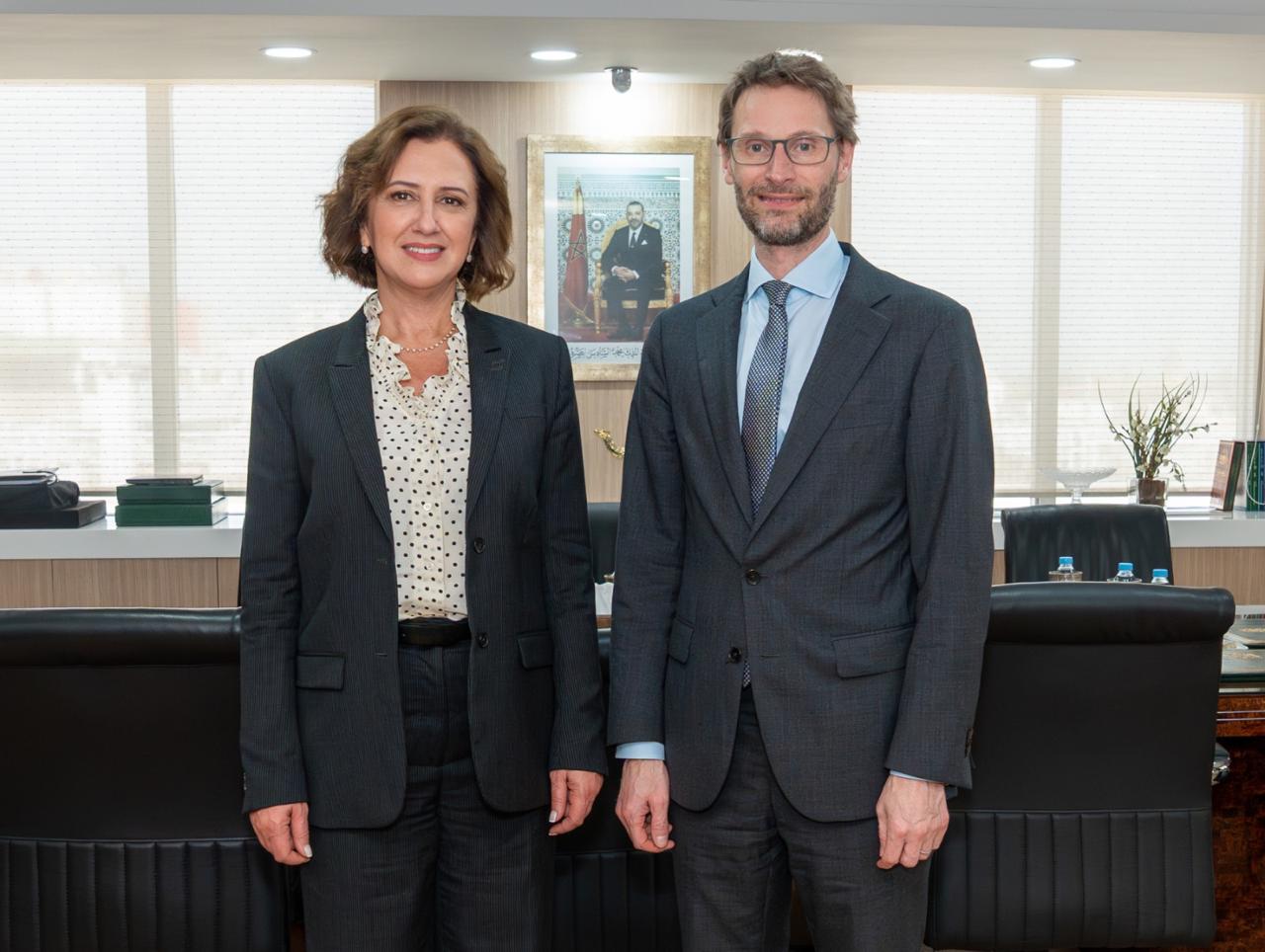 المغرب والمملكة المتحدة يبحثان سبل تعزيز التعاون السياحي