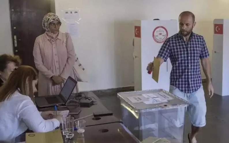 "أتراك المغرب" يصوتون في الانتخابات الرئاسية لبلادهم